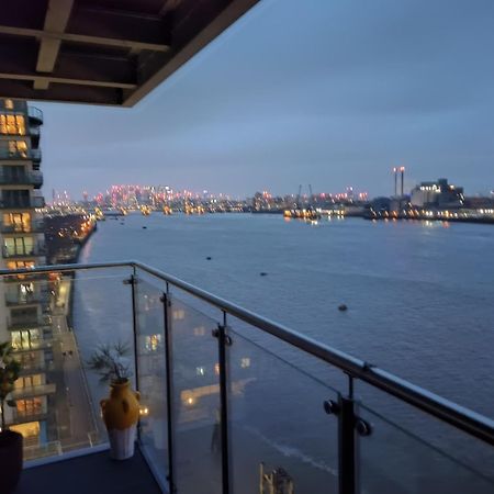 Snuggle Inn - Riverside Apartments - Views Over Looking London River Thames, Close To O2 Arena, London Excel, London City Airport, Thames Clipper- River Boat Service, Woolwich Ferry, Onsite Parking, Twin Room Option Available Exteriér fotografie