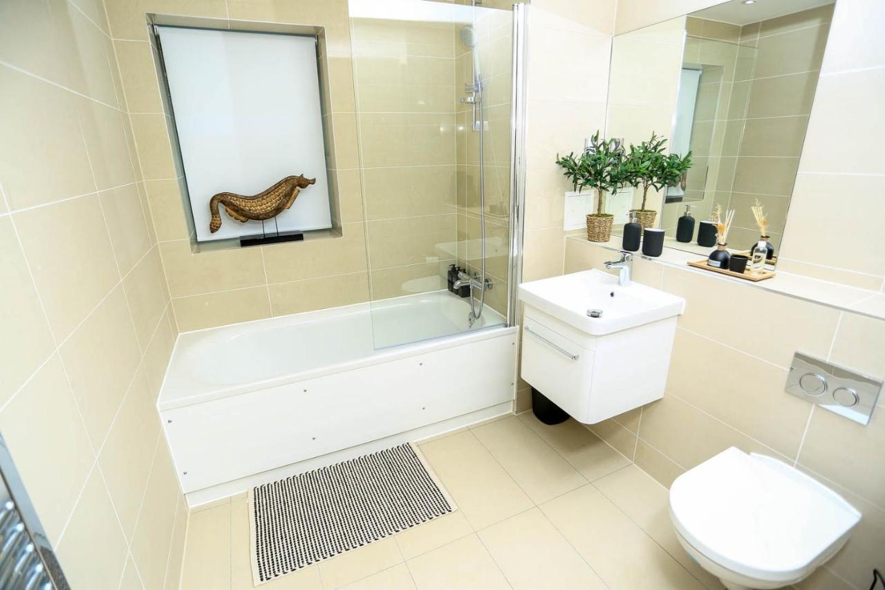 Snuggle Inn - Riverside Apartments - Views Over Looking London River Thames, Close To O2 Arena, London Excel, London City Airport, Thames Clipper- River Boat Service, Woolwich Ferry, Onsite Parking, Twin Room Option Available Exteriér fotografie