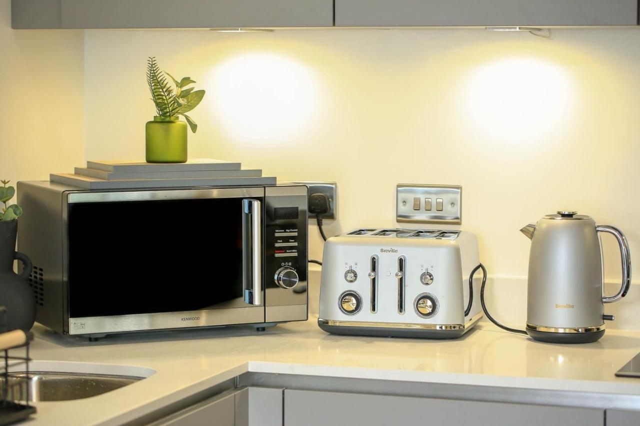 Snuggle Inn - Riverside Apartments - Views Over Looking London River Thames, Close To O2 Arena, London Excel, London City Airport, Thames Clipper- River Boat Service, Woolwich Ferry, Onsite Parking, Twin Room Option Available Exteriér fotografie