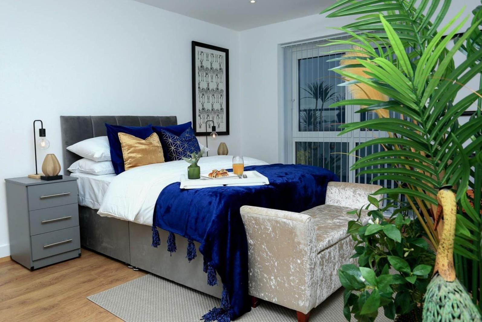 Snuggle Inn - Riverside Apartments - Views Over Looking London River Thames, Close To O2 Arena, London Excel, London City Airport, Thames Clipper- River Boat Service, Woolwich Ferry, Onsite Parking, Twin Room Option Available Exteriér fotografie