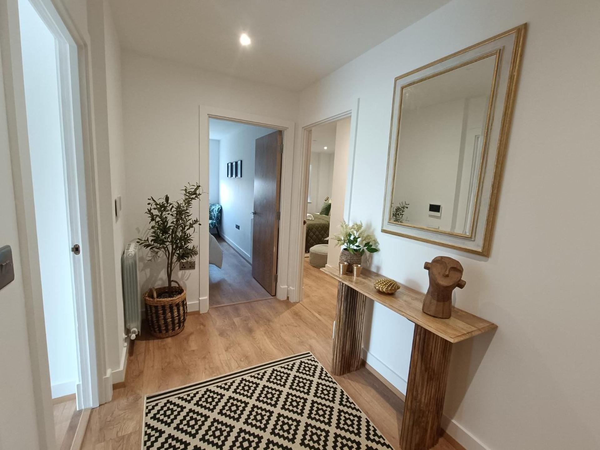 Snuggle Inn - Riverside Apartments - Views Over Looking London River Thames, Close To O2 Arena, London Excel, London City Airport, Thames Clipper- River Boat Service, Woolwich Ferry, Onsite Parking, Twin Room Option Available Exteriér fotografie